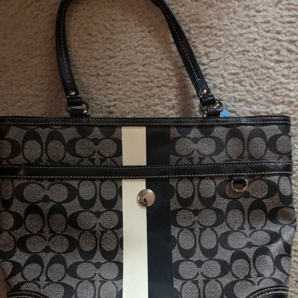 Coach Purses - Picture 2 of 8